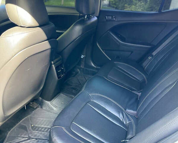 Сірий Кіа K5, об'ємом двигуна 2 л та пробігом 230 тис. км за 6500 $, фото 10 на Automoto.ua