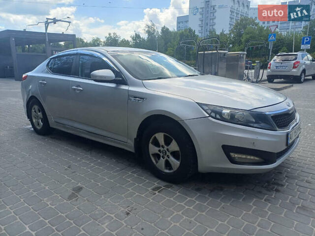 Сірий Кіа K5, об'ємом двигуна 2 л та пробігом 129 тис. км за 4999 $, фото 5 на Automoto.ua