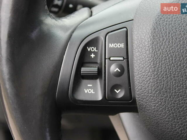 Серый Киа K5, объемом двигателя 2 л и пробегом 220 тыс. км за 9999 $, фото 33 на Automoto.ua