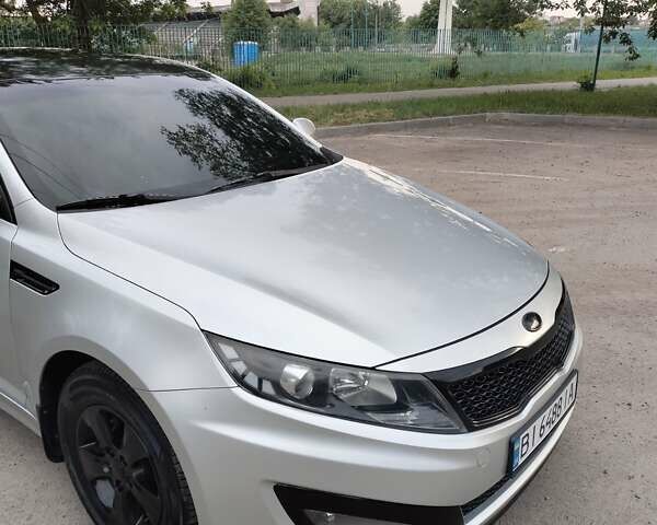 Сірий Кіа K5, об'ємом двигуна 2 л та пробігом 325 тис. км за 9300 $, фото 4 на Automoto.ua