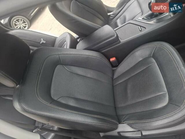 Серый Киа K5, объемом двигателя 2 л и пробегом 350 тыс. км за 7750 $, фото 11 на Automoto.ua
