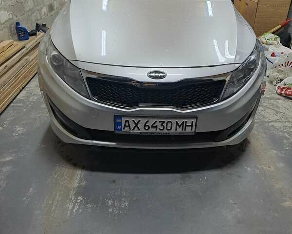 Сірий Кіа K5, об'ємом двигуна 2 л та пробігом 240 тис. км за 7100 $, фото 2 на Automoto.ua
