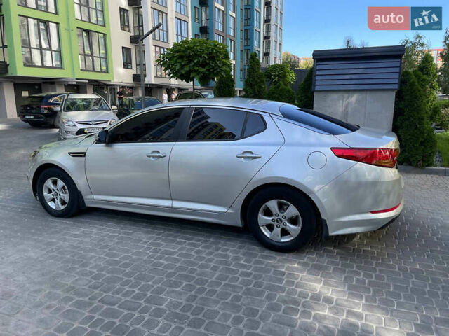 Сірий Кіа K5, об'ємом двигуна 2 л та пробігом 230 тис. км за 6500 $, фото 2 на Automoto.ua