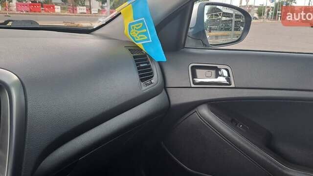 Серый Киа K5, объемом двигателя 2 л и пробегом 316 тыс. км за 7700 $, фото 23 на Automoto.ua