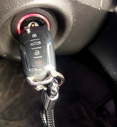 Серый Киа K5, объемом двигателя 2 л и пробегом 170 тыс. км за 10000 $, фото 8 на Automoto.ua