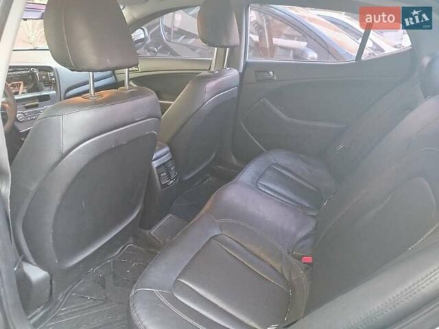 Сірий Кіа K5, об'ємом двигуна 2 л та пробігом 420 тис. км за 9500 $, фото 1 на Automoto.ua