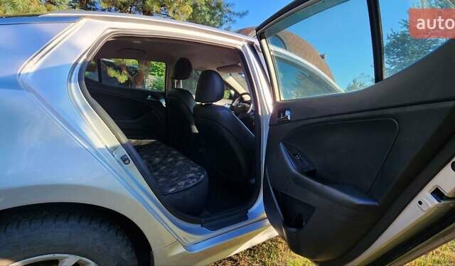 Сірий Кіа K5, об'ємом двигуна 2 л та пробігом 353 тис. км за 9000 $, фото 4 на Automoto.ua