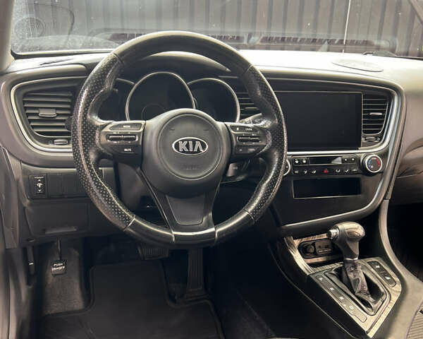 Серый Киа K5, объемом двигателя 2 л и пробегом 440 тыс. км за 8500 $, фото 17 на Automoto.ua