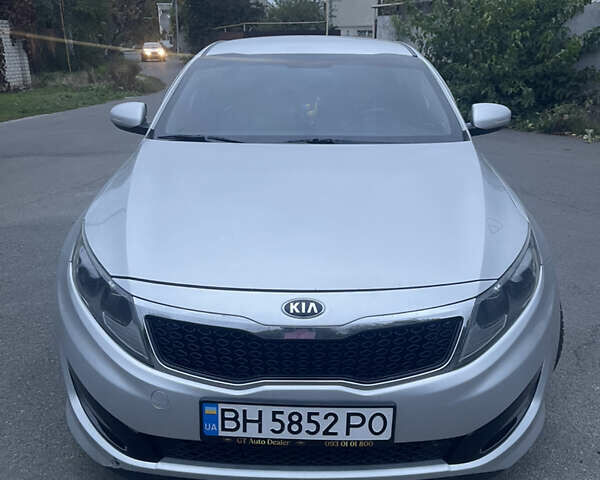 Кіа K5 2013 у Одесі на Automoto.ua Сірий Кіа K5, об'ємом двигуна 2 л та пробігом 199 тис. км за 8500 $, фото 4 на Automoto.ua