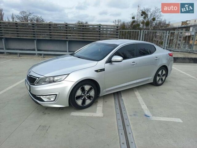 Серый Киа K5, объемом двигателя 2 л и пробегом 213 тыс. км за 9000 $, фото 9 на Automoto.ua