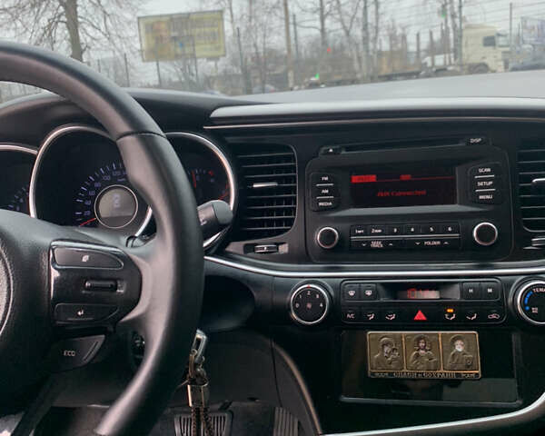 Серый Киа K5, объемом двигателя 2 л и пробегом 241 тыс. км за 8800 $, фото 15 на Automoto.ua