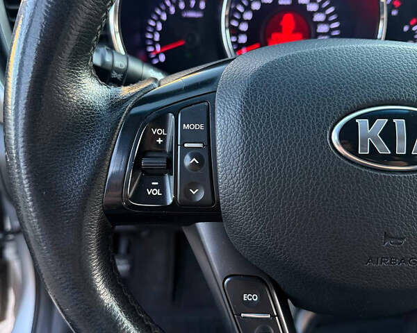 Серый Киа K5, объемом двигателя 2 л и пробегом 400 тыс. км за 8499 $, фото 16 на Automoto.ua