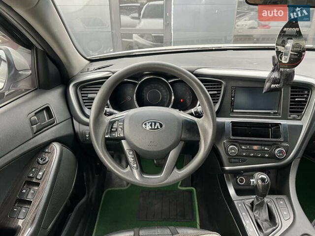 Сірий Кіа K5, об'ємом двигуна 2 л та пробігом 195 тис. км за 8200 $, фото 5 на Automoto.ua
