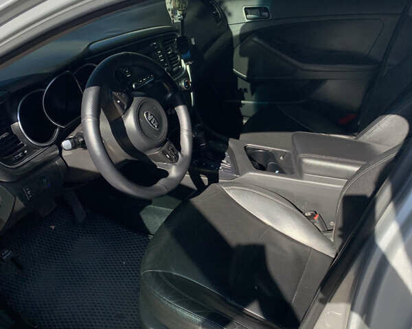Сірий Кіа K5, об'ємом двигуна 2 л та пробігом 198 тис. км за 8200 $, фото 5 на Automoto.ua