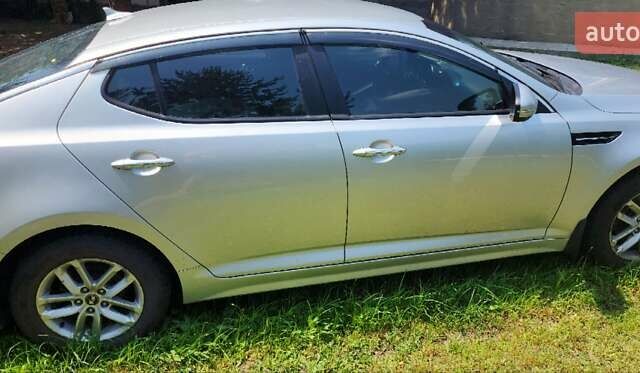 Сірий Кіа K5, об'ємом двигуна 2 л та пробігом 353 тис. км за 9000 $, фото 5 на Automoto.ua