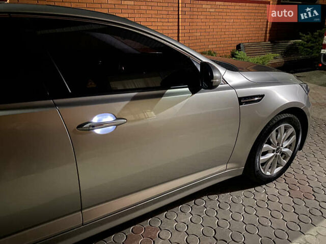 Сірий Кіа K5, об'ємом двигуна 2 л та пробігом 258 тис. км за 12200 $, фото 26 на Automoto.ua
