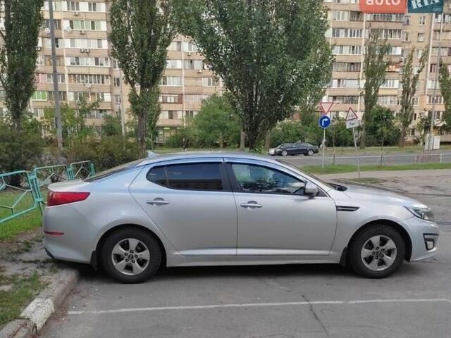 Серый Киа K5, объемом двигателя 2 л и пробегом 300 тыс. км за 8222 $, фото 1 на Automoto.ua