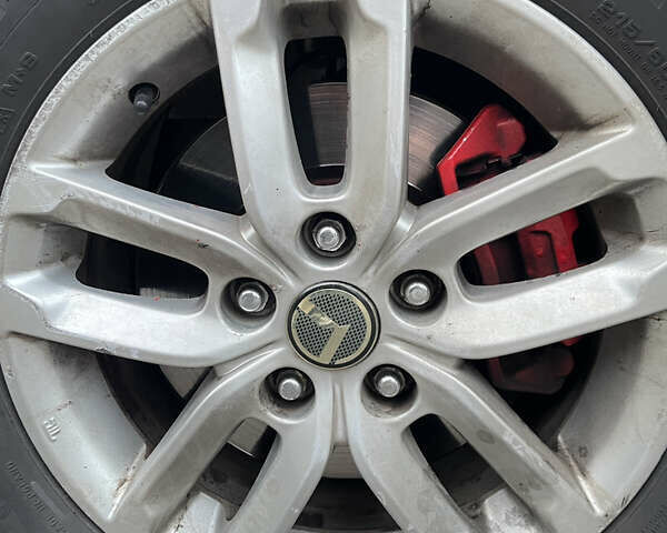 Серый Киа K5, объемом двигателя 2 л и пробегом 168 тыс. км за 10300 $, фото 3 на Automoto.ua