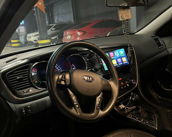 Серый Киа K5, объемом двигателя 2 л и пробегом 239 тыс. км за 8600 $, фото 10 на Automoto.ua