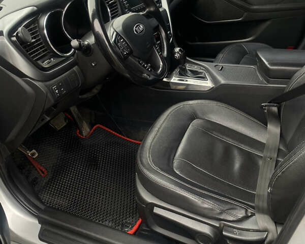 Серый Киа K5, объемом двигателя 2 л и пробегом 363 тыс. км за 8750 $, фото 9 на Automoto.ua