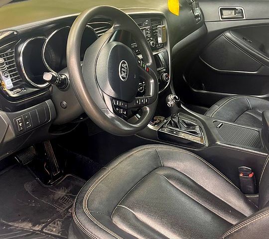 Сірий Кіа K5, об'ємом двигуна 2 л та пробігом 230 тис. км за 12000 $, фото 2 на Automoto.ua