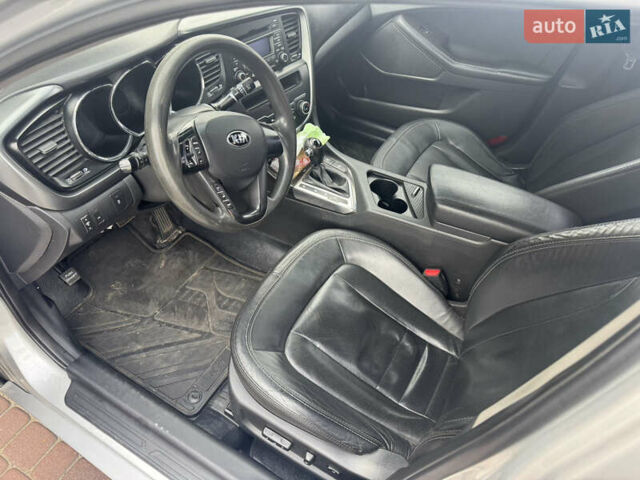 Серый Киа K5, объемом двигателя 2 л и пробегом 238 тыс. км за 6800 $, фото 4 на Automoto.ua