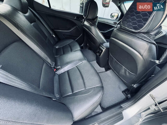 Сірий Кіа K5, об'ємом двигуна 2 л та пробігом 245 тис. км за 7899 $, фото 10 на Automoto.ua