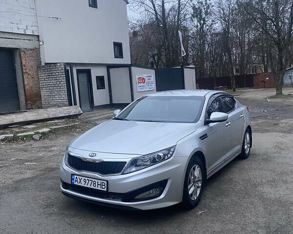 Серый Киа K5, объемом двигателя 2 л и пробегом 363 тыс. км за 7800 $, фото 6 на Automoto.ua