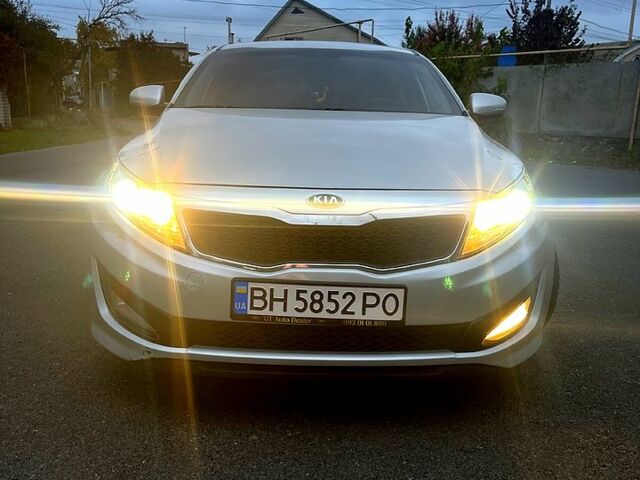 Кіа K5 2013 у Одесі на Automoto.ua Сірий Кіа K5, об'ємом двигуна 2 л та пробігом 199 тис. км за 8500 $, фото 5 на Automoto.ua