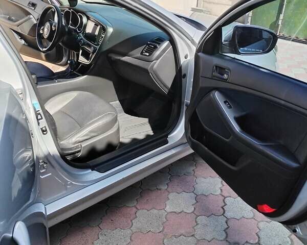 Сірий Кіа K5, об'ємом двигуна 2 л та пробігом 127 тис. км за 9300 $, фото 12 на Automoto.ua
