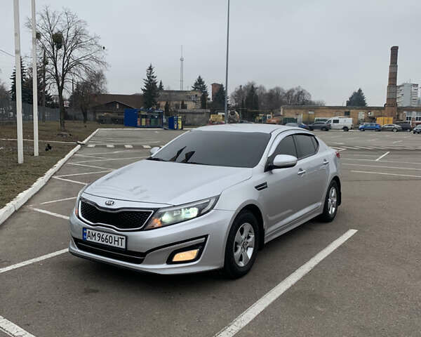 Серый Киа K5, объемом двигателя 2 л и пробегом 241 тыс. км за 8800 $, фото 2 на Automoto.ua