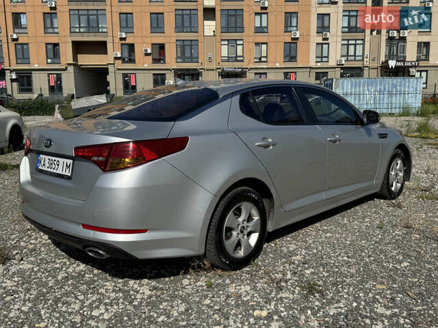 Серый Киа K5, объемом двигателя 2 л и пробегом 240 тыс. км за 6999 $, фото 3 на Automoto.ua