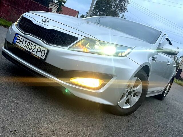 Кіа K5 2013 у Одесі на Automoto.ua Сірий Кіа K5, об'ємом двигуна 2 л та пробігом 199 тис. км за 8500 $, фото 1 на Automoto.ua