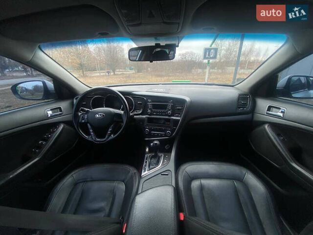 Серый Киа K5, объемом двигателя 2 л и пробегом 363 тыс. км за 7800 $, фото 10 на Automoto.ua