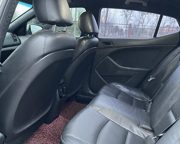 Серый Киа K5, объемом двигателя 2 л и пробегом 168 тыс. км за 10300 $, фото 6 на Automoto.ua