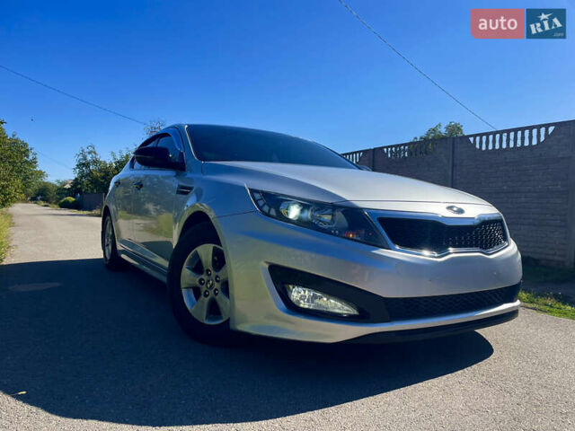 Сірий Кіа K5, об'ємом двигуна 2 л та пробігом 312 тис. км за 7999 $, фото 2 на Automoto.ua