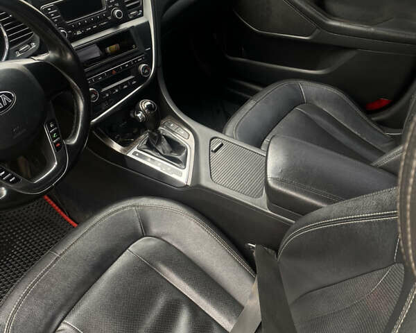 Серый Киа K5, объемом двигателя 2 л и пробегом 363 тыс. км за 8750 $, фото 8 на Automoto.ua