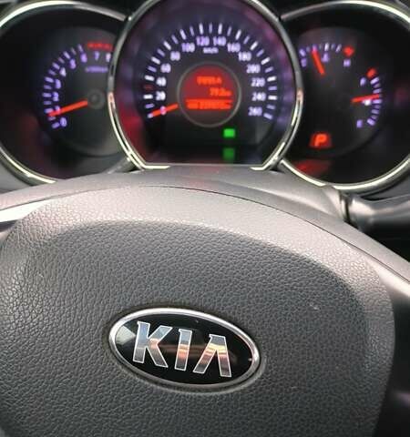 Серый Киа K5, объемом двигателя 2 л и пробегом 247 тыс. км за 8500 $, фото 4 на Automoto.ua