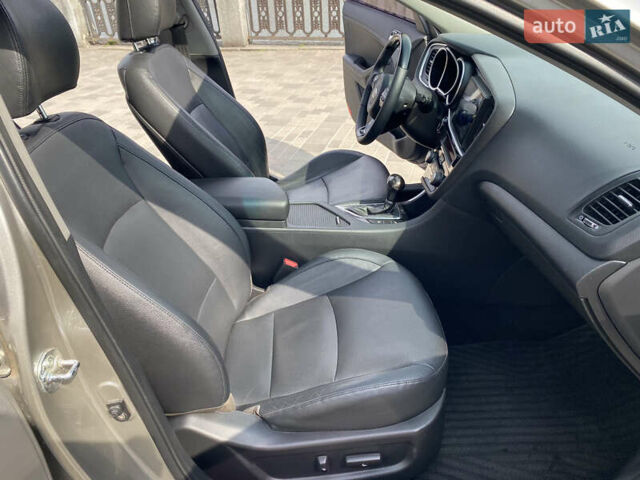 Сірий Кіа K5, об'ємом двигуна 2 л та пробігом 258 тис. км за 12200 $, фото 17 на Automoto.ua