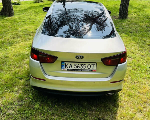 Серый Киа K5, объемом двигателя 2 л и пробегом 440 тыс. км за 8500 $, фото 7 на Automoto.ua