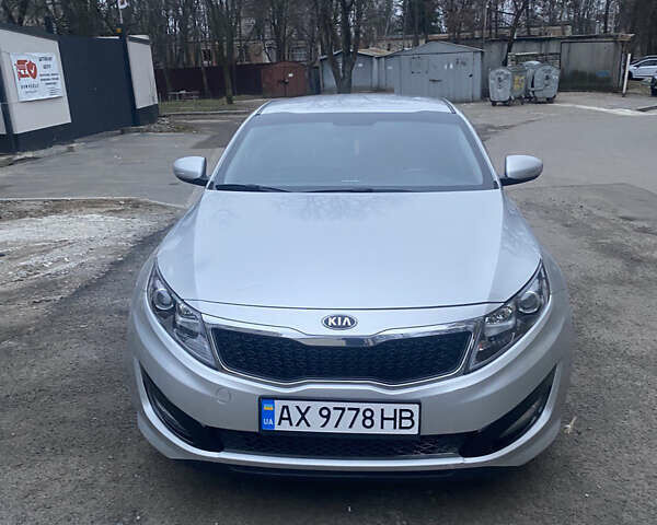Серый Киа K5, объемом двигателя 2 л и пробегом 363 тыс. км за 7800 $, фото 5 на Automoto.ua