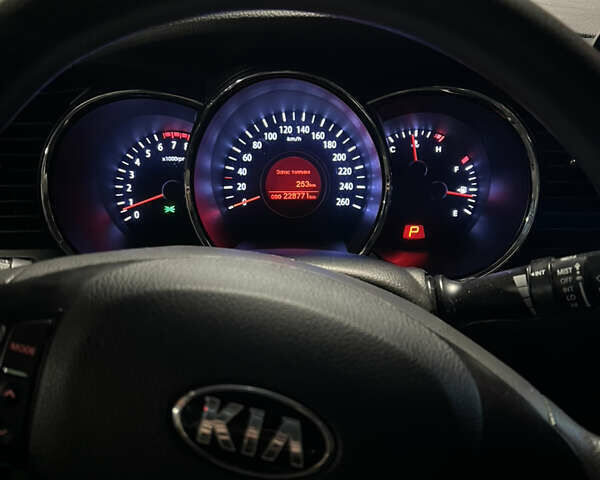 Серый Киа K5, объемом двигателя 2 л и пробегом 239 тыс. км за 8600 $, фото 16 на Automoto.ua