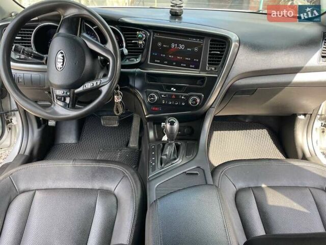 Серый Киа K5, объемом двигателя 2 л и пробегом 186 тыс. км за 8200 $, фото 9 на Automoto.ua
