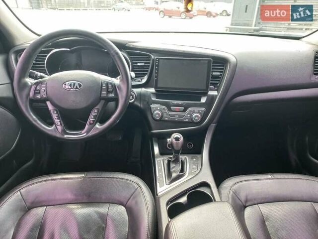 Серый Киа K5, объемом двигателя 2 л и пробегом 213 тыс. км за 9000 $, фото 18 на Automoto.ua