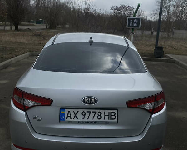 Серый Киа K5, объемом двигателя 2 л и пробегом 363 тыс. км за 8750 $, фото 7 на Automoto.ua