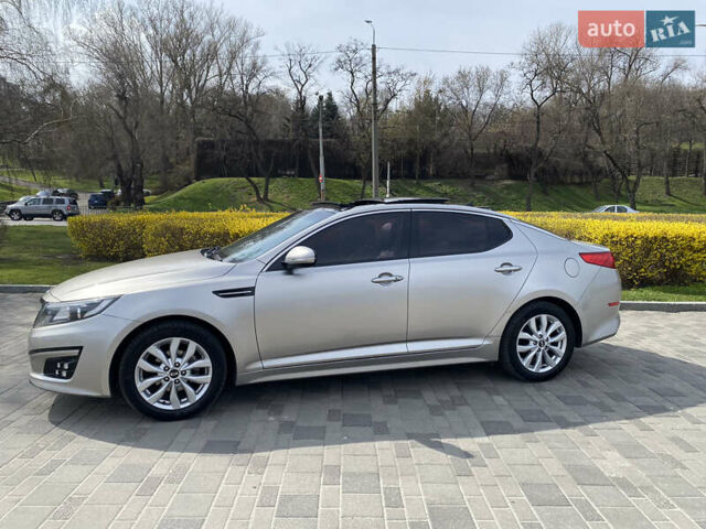 Сірий Кіа K5, об'ємом двигуна 2 л та пробігом 258 тис. км за 12200 $, фото 2 на Automoto.ua
