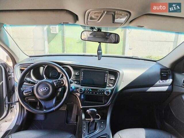 Сірий Кіа K5, об'ємом двигуна 2 л та пробігом 127 тис. км за 9300 $, фото 6 на Automoto.ua