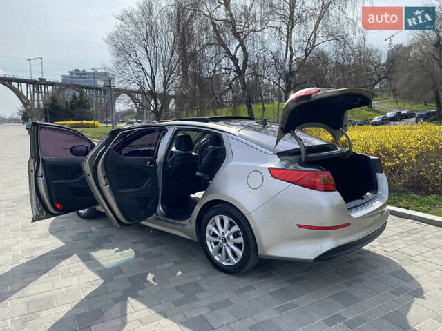Сірий Кіа K5, об'ємом двигуна 2 л та пробігом 258 тис. км за 12200 $, фото 20 на Automoto.ua