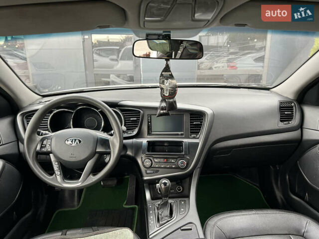 Сірий Кіа K5, об'ємом двигуна 2 л та пробігом 195 тис. км за 8200 $, фото 6 на Automoto.ua