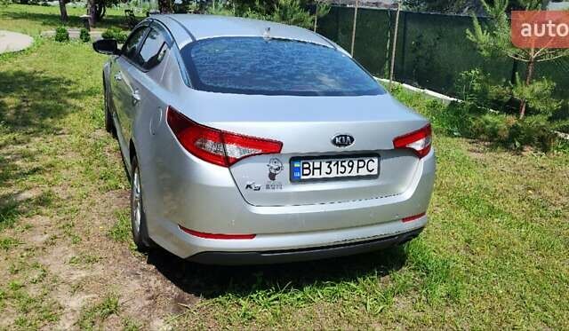 Сірий Кіа K5, об'ємом двигуна 2 л та пробігом 353 тис. км за 9000 $, фото 9 на Automoto.ua